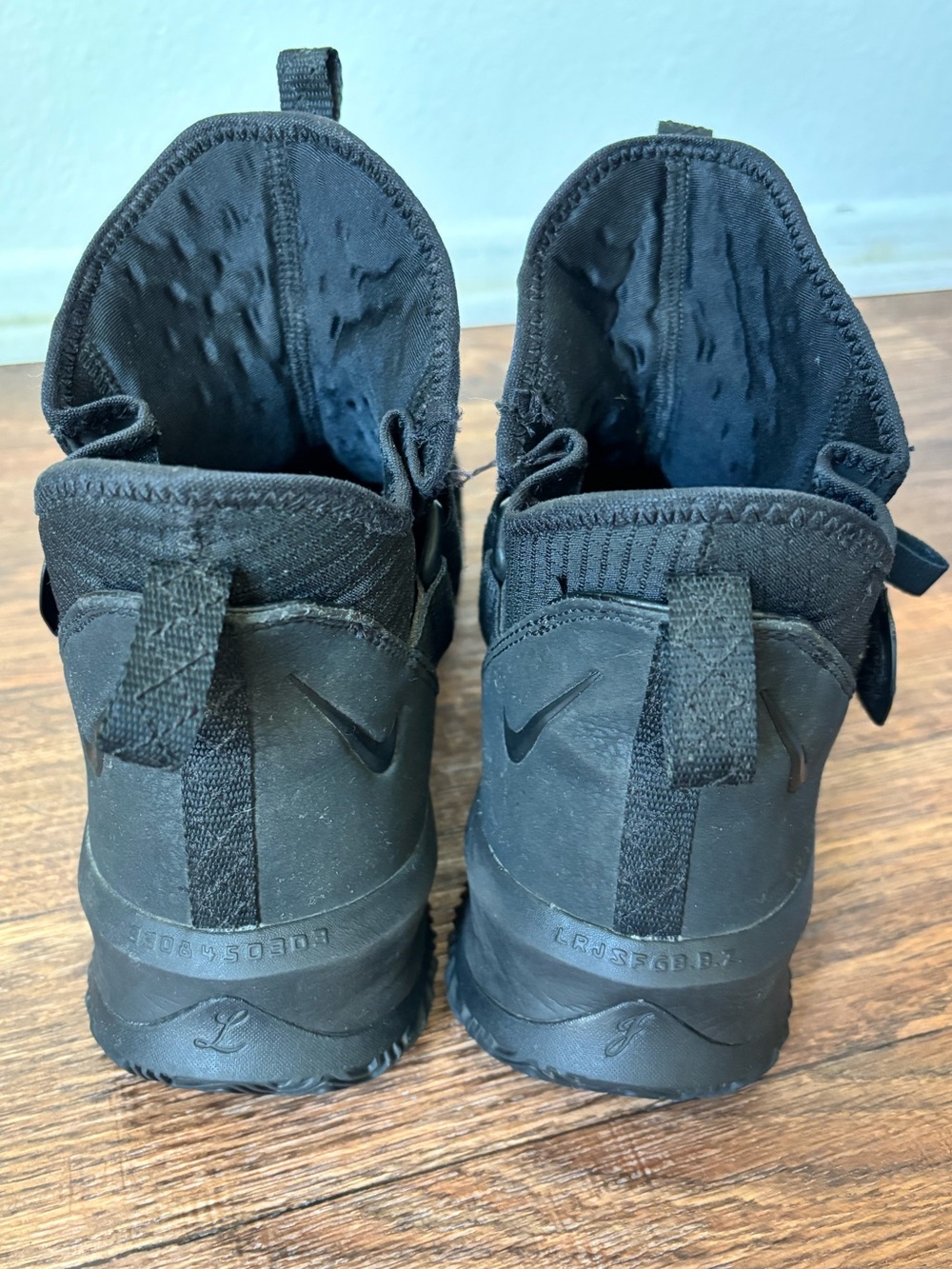 Nike LeBron Soldier 13 SFG Triple Black Basketball Shoes Men's Size 12 - Picture 6 of 16